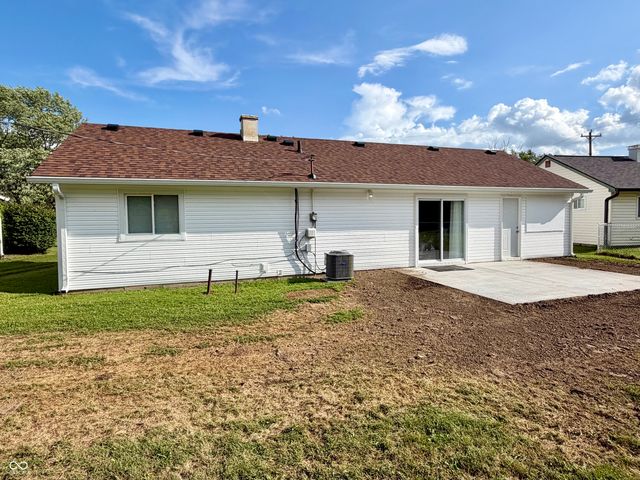 55 Crestview, Greenwood, IN 46143