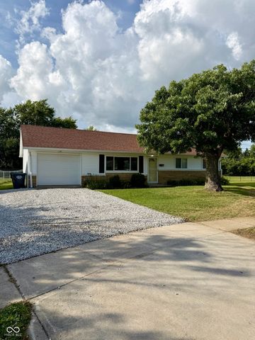 55 Crestview, Greenwood, IN 46143