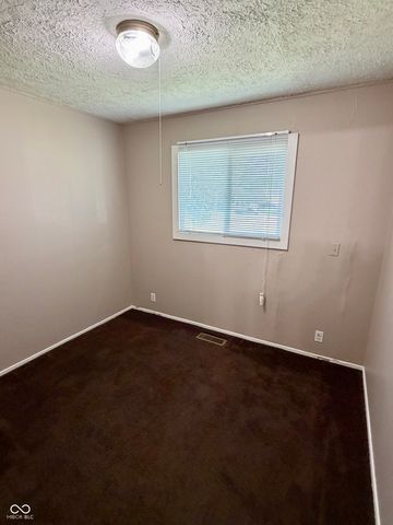 55 Crestview, Greenwood, IN 46143