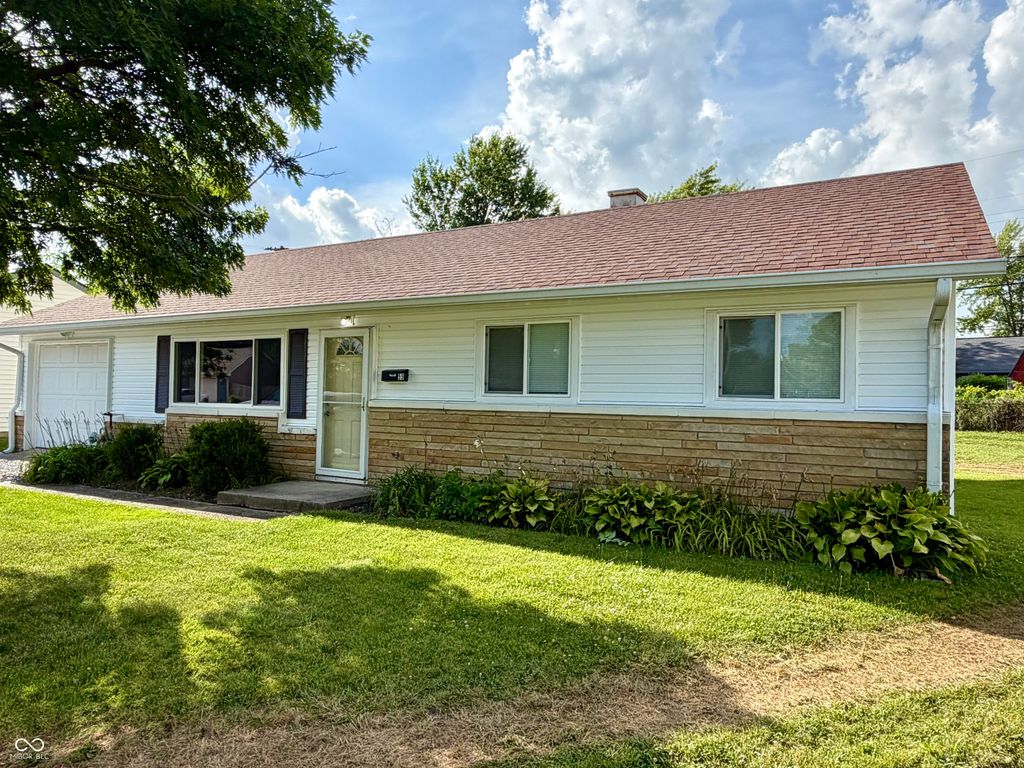 55 Crestview, Greenwood, IN 46143