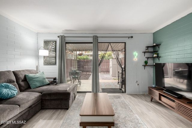 1330 S Avenida Polar Apt E12, Tucson, AZ 85710