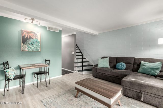 1330 S Avenida Polar Apt E12, Tucson, AZ 85710