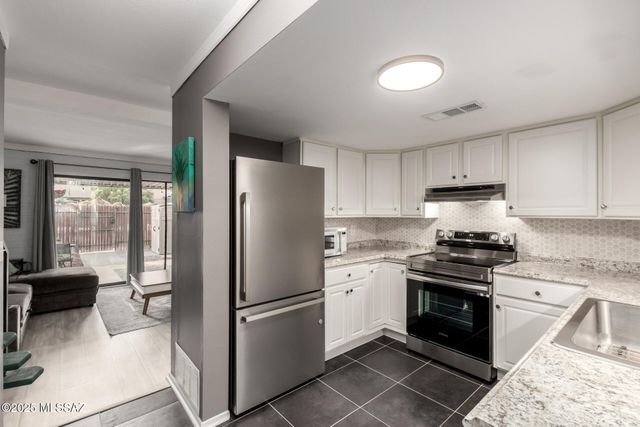 1330 S Avenida Polar Apt E12, Tucson, AZ 85710