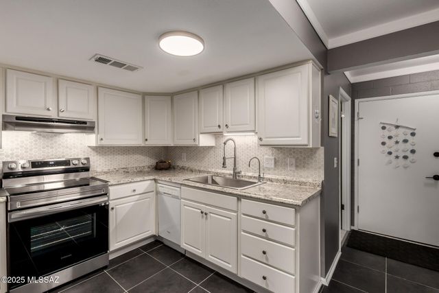 1330 S Avenida Polar Apt E12, Tucson, AZ 85710