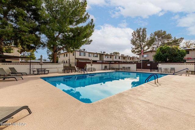 1330 S Avenida Polar Apt E12, Tucson, AZ 85710