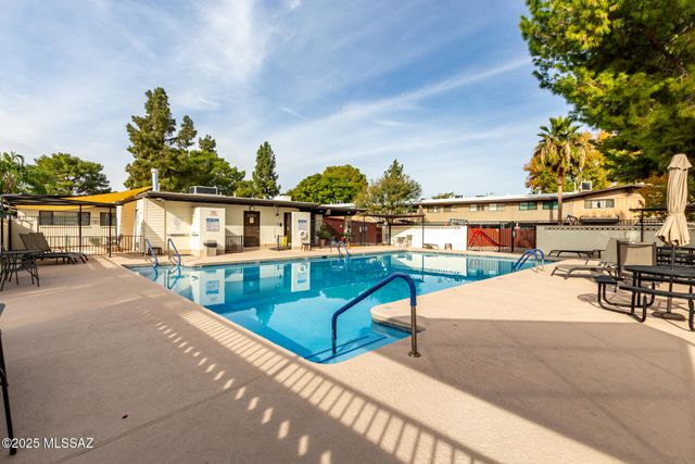 1330 S Avenida Polar Apt E12, Tucson, AZ 85710