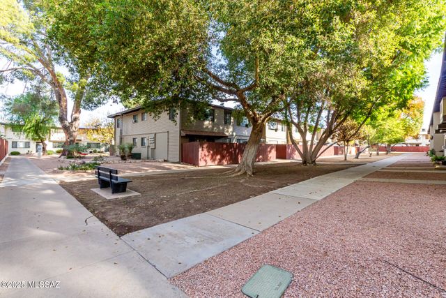 1330 S Avenida Polar Apt E12, Tucson, AZ 85710