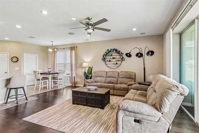 17628 BRIGHT WHEAT DRIVE, Lithia, FL 33547