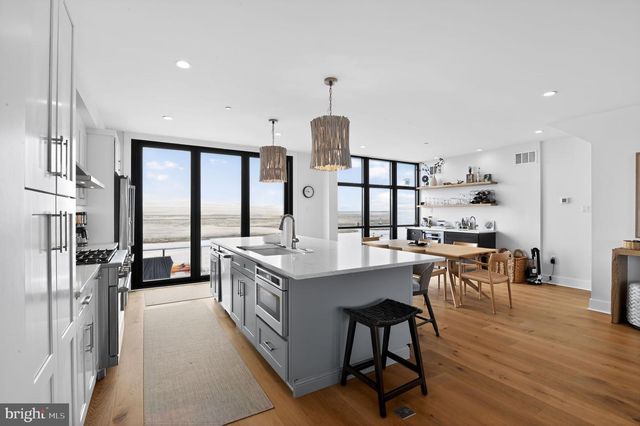 923 STONE HARBOR BLVD W, Stone Harbor, NJ 08247