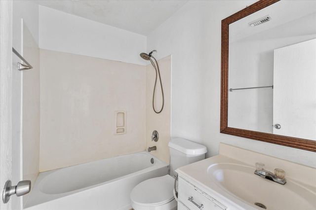 1410 Hade Falls Lane, Houston, TX 77073