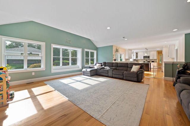 10 Split Rail Lane, Halifax, MA 02338