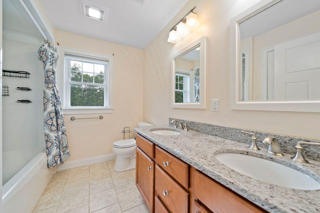 10 Split Rail Lane, Halifax, MA 02338