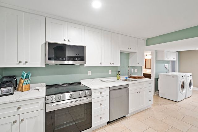 10 Split Rail Lane, Halifax, MA 02338