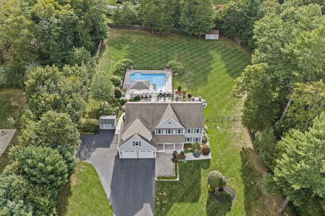 10 Split Rail Lane, Halifax, MA 02338