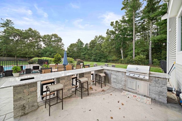 10 Split Rail Lane, Halifax, MA 02338