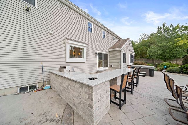 10 Split Rail Lane, Halifax, MA 02338