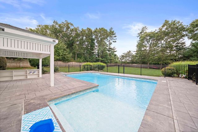 10 Split Rail Lane, Halifax, MA 02338