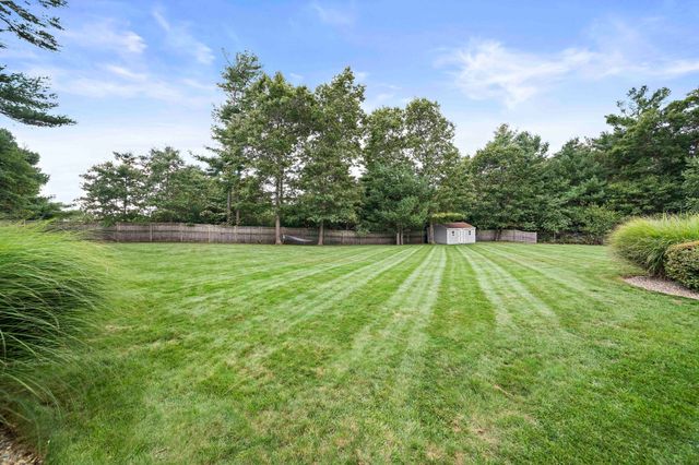 10 Split Rail Lane, Halifax, MA 02338