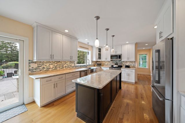 10 Split Rail Lane, Halifax, MA 02338