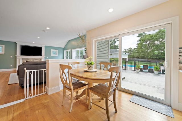 10 Split Rail Lane, Halifax, MA 02338
