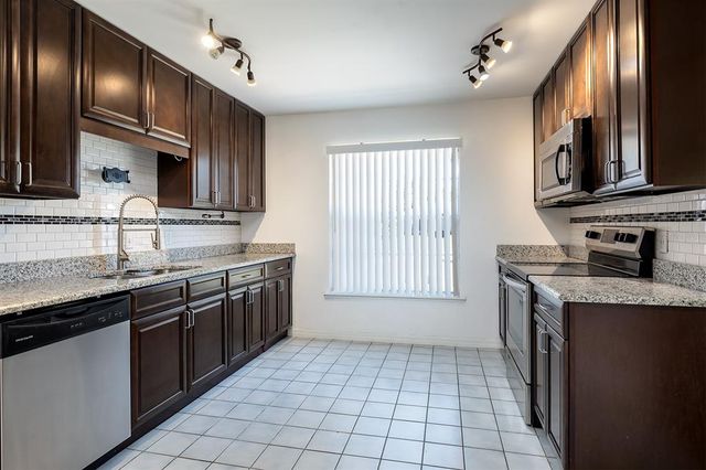 18 PALMIRA ROAD, Debary, FL 32713
