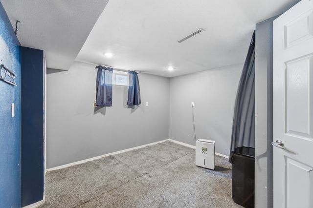 1006 S 11th Avenue, Marshalltown, IA 50158