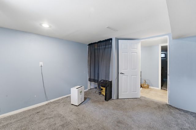 1006 S 11th Avenue, Marshalltown, IA 50158