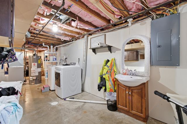 1006 S 11th Avenue, Marshalltown, IA 50158