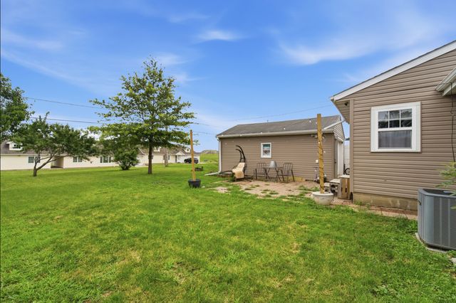 1006 S 11th Avenue, Marshalltown, IA 50158