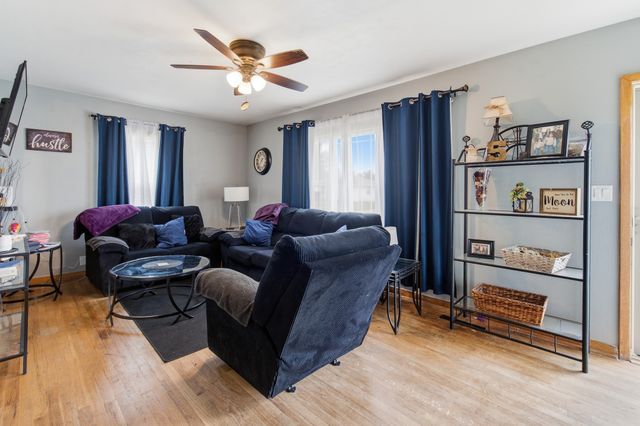 1006 S 11th Avenue, Marshalltown, IA 50158
