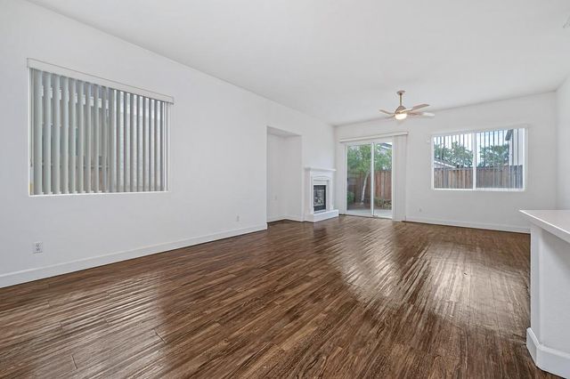 1700 Charm Way, Sacramento, CA 95835