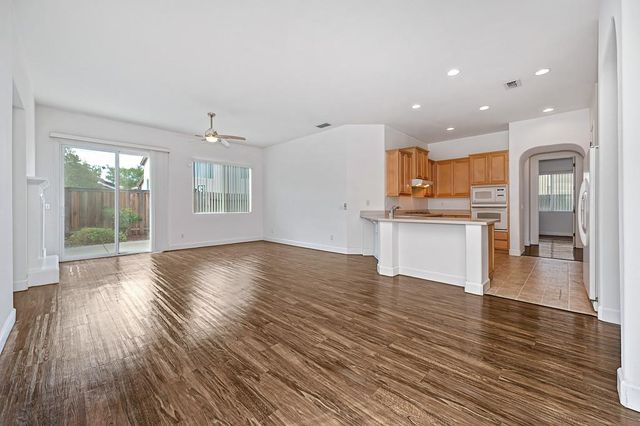 1700 Charm Way, Sacramento, CA 95835