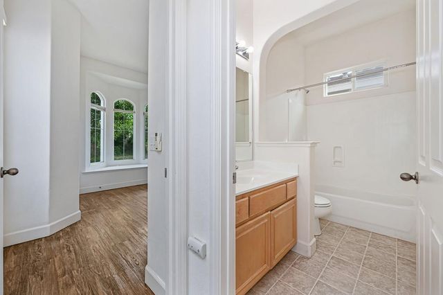 1700 Charm Way, Sacramento, CA 95835