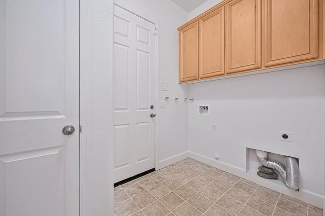 1700 Charm Way, Sacramento, CA 95835