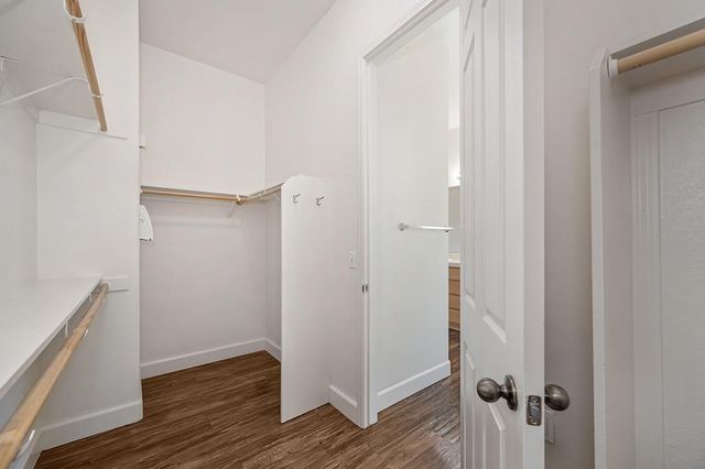 1700 Charm Way, Sacramento, CA 95835