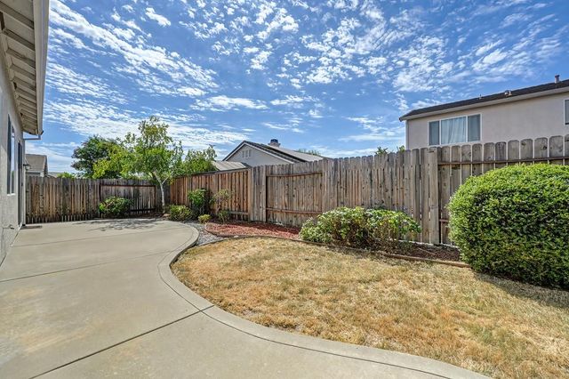 1700 Charm Way, Sacramento, CA 95835