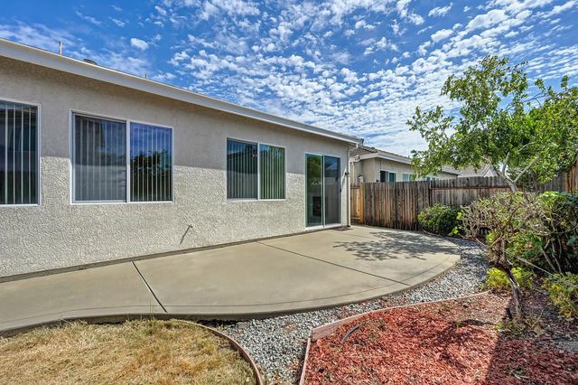 1700 Charm Way, Sacramento, CA 95835