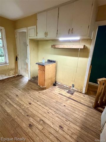 4409 Pengelly Road, Flint, MI 48507