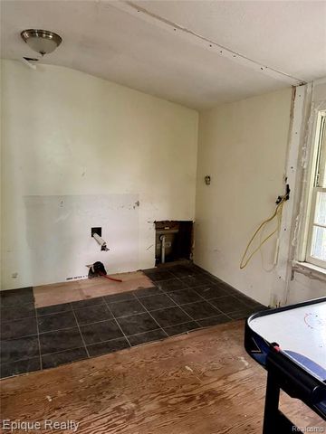 4409 Pengelly Road, Flint, MI 48507