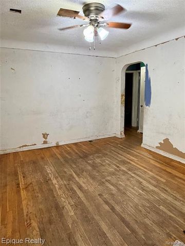 4409 Pengelly Road, Flint, MI 48507