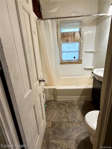4409 Pengelly Road, Flint, MI 48507