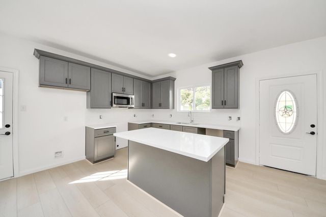 1815 Thompson Street, La Marque, TX 77568