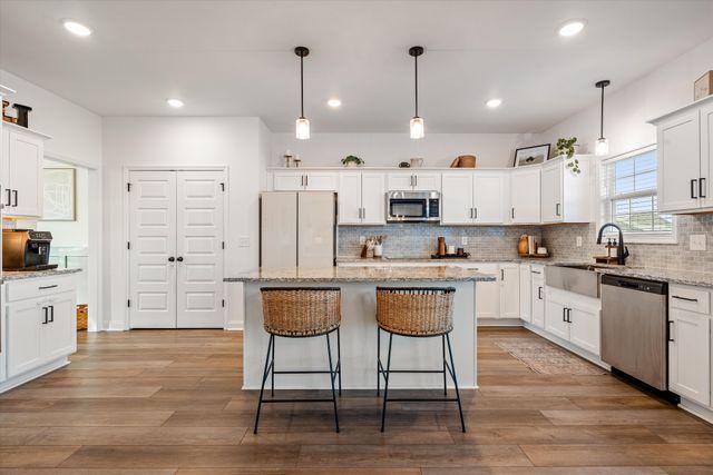 2047 Ireland Way, Clarksville, TN 37042