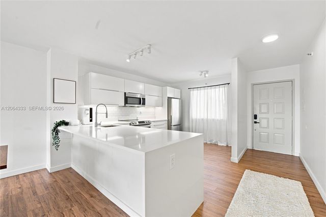 2240 N Cypress Bend Drive 505, Pompano Beach, FL 33069
