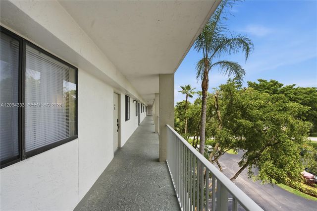 2240 N Cypress Bend Drive 505, Pompano Beach, FL 33069