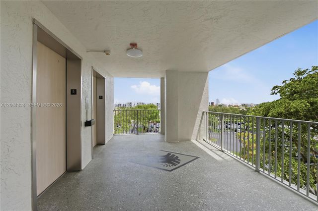 2240 N Cypress Bend Drive 505, Pompano Beach, FL 33069