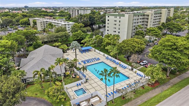 2240 N Cypress Bend Drive 505, Pompano Beach, FL 33069