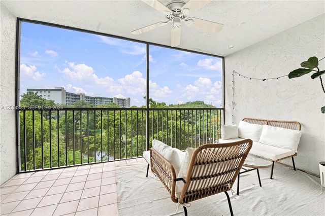 2240 N Cypress Bend Drive 505, Pompano Beach, FL 33069