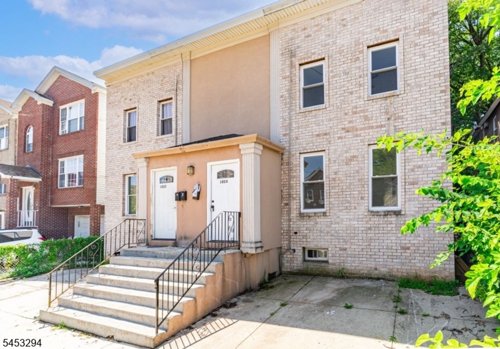 1024 Laura St, Elizabeth City, NJ 07201 — photo 2