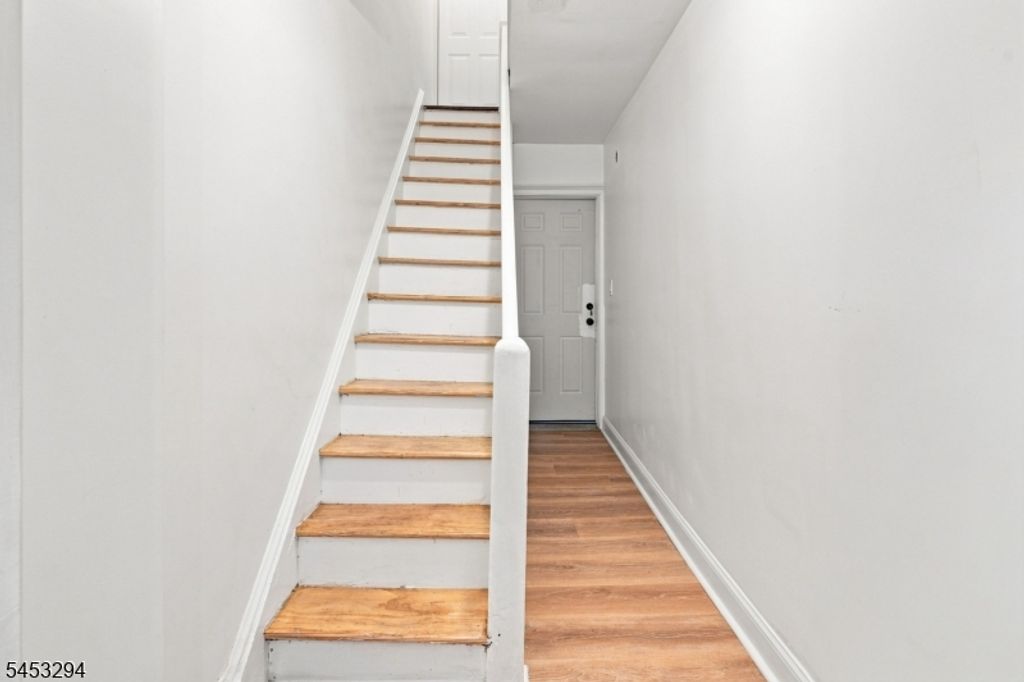 1024 Laura St, Elizabeth City, NJ 07201 — photo 4